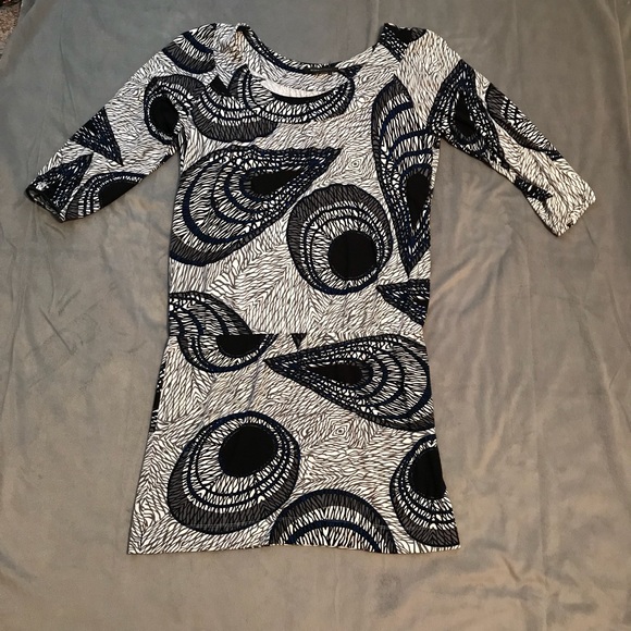BCBGMaxAzria Dresses & Skirts - BCBGMaxAzria Drop Waist Blue Black Dress EUC Sz L